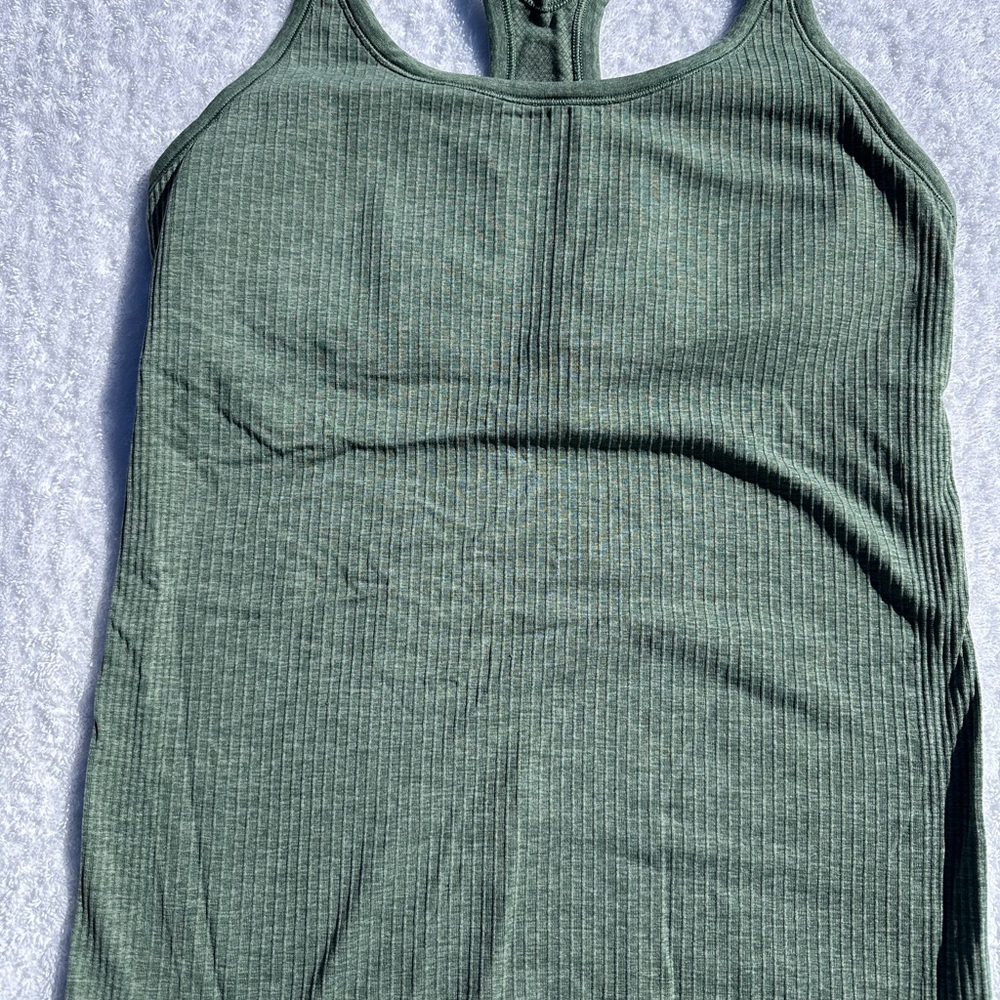LULULEMON EBB TO STREET TANK IN SMOKED SPRUCE SZ 10 NWT
